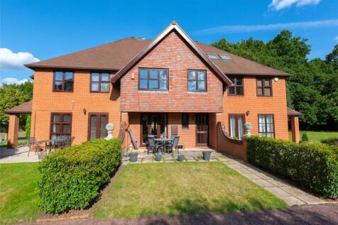 Heathlands Court, Wokingham RG40 4 bed townhouse for sale