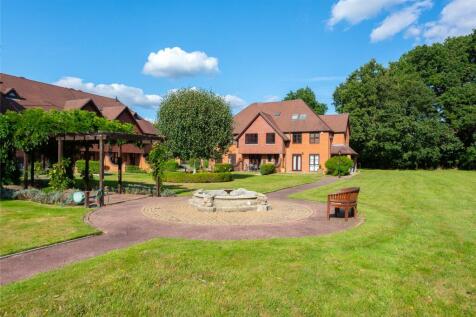 Heathlands Court, Wokingham RG40 4 bed townhouse for sale
