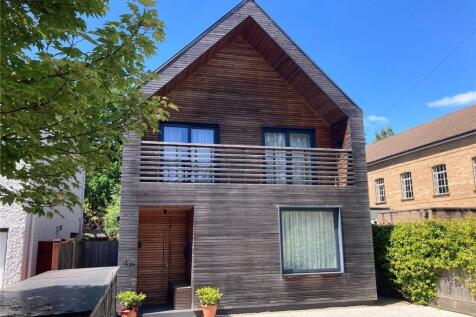 New Wokingham Road, Berkshire RG45 4 bed detached house for sale