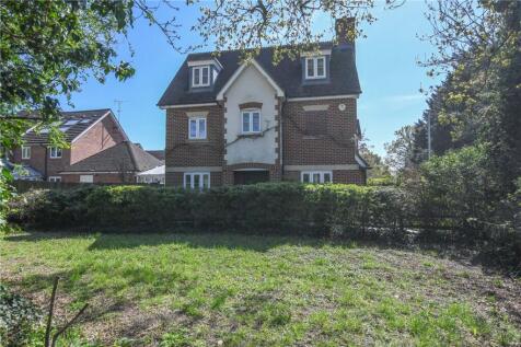 Keephatch Road, Berkshire RG40 4 bed detached house for sale