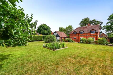 Bluebell Meadow, Wokingham RG41 5 bed detached house for sale