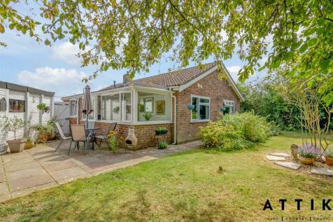 3 bedroom detached bungalow for sale