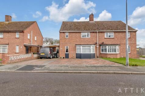 Bedingfield Crescent, Halesworth 4 bed semi