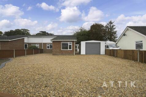 3 bedroom semi-detached bungalow for sale