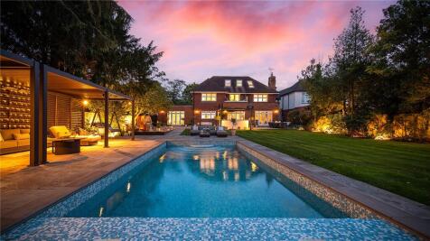 5 bedroom detached house for sale