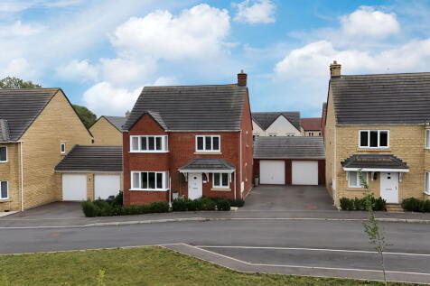 Mary Box Crescent, Witney  OX29 4 bed detached house for sale