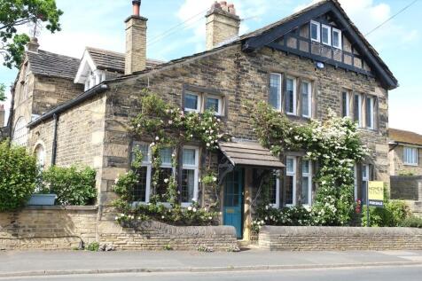 4 bedroom link detached house for sale