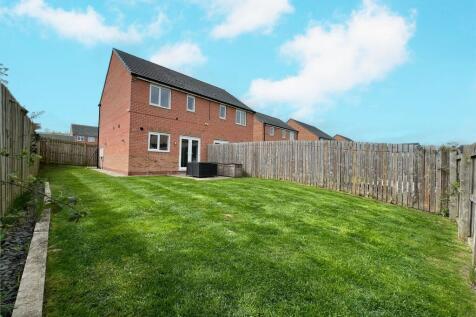 2 bedroom semi-detached house for sale