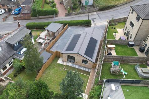 2 bedroom detached bungalow for sale