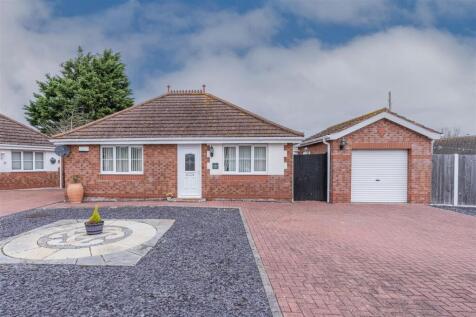 2 bedroom detached bungalow for sale