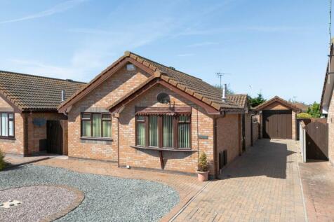 2 bedroom detached bungalow for sale