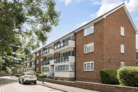 Calthorpe Gardens, Edgware 2 bed apartment for sale