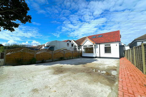 5 bedroom semi-detached bungalow for sale