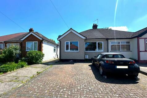 2 bedroom semi-detached bungalow for sale