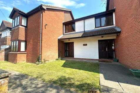 Studio flat for sale