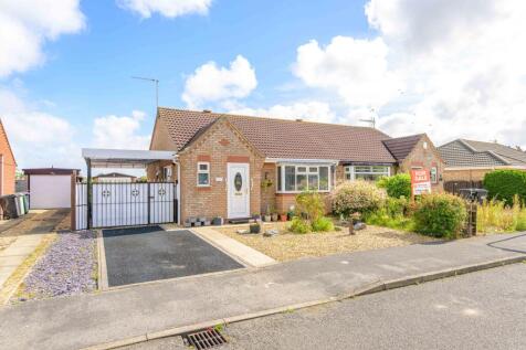 2 bedroom semi-detached bungalow for sale