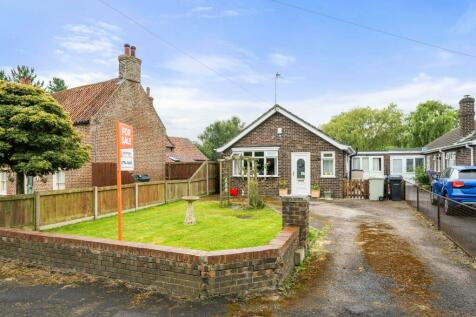 2 bedroom detached bungalow for sale