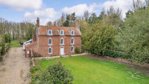 6 bedroom detached house for sale