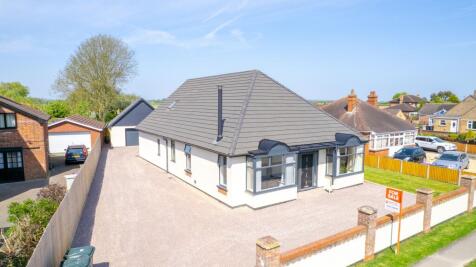 4 bedroom detached bungalow for sale
