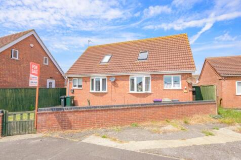 2 bedroom semi-detached bungalow for sale