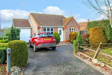 2 bedroom detached bungalow for sale