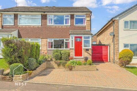 3 bedroom semi-detached house for sale