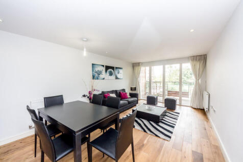 Seren Park Gardens, Greenwich SE3 2 bed apartment for sale