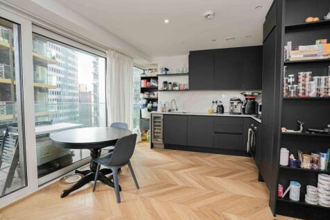 Brigadier Walk, Woolwich SE18 1 bed apartment for sale