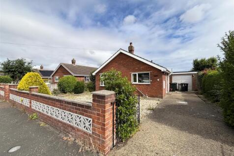 2 bedroom detached bungalow for sale