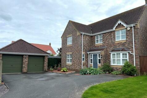 4 bedroom detached house for sale