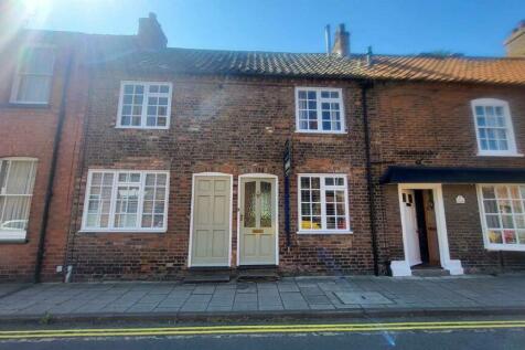 2 bedroom terraced house for sale