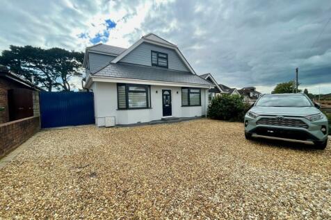 4 bedroom detached bungalow for sale