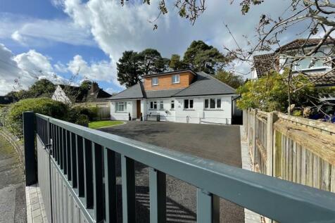 Fernside Road, West Moors, Ferndown 5 bed detached house for sale