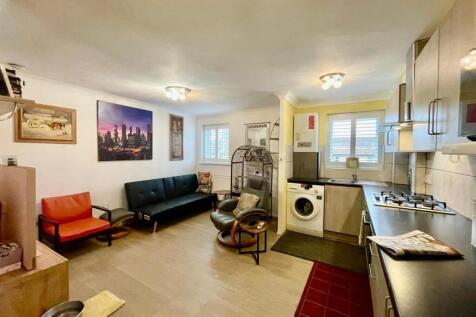 Sydling Close, Poole 2 bed flat for sale