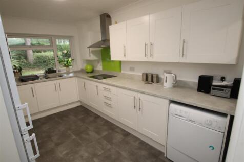 Glenmoor Road, West Parley, Ferndown 2 bed flat for sale