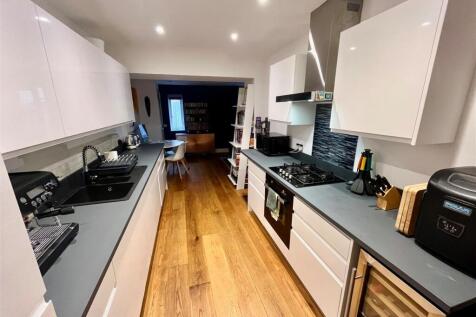 West Cliff Road, Bournemouth 2 bed flat for sale