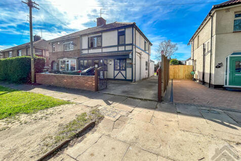 5 bedroom semi-detached house for sale