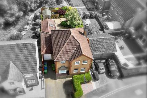 Snowdonia Way, Huntingdon... 4 bed detached house for sale