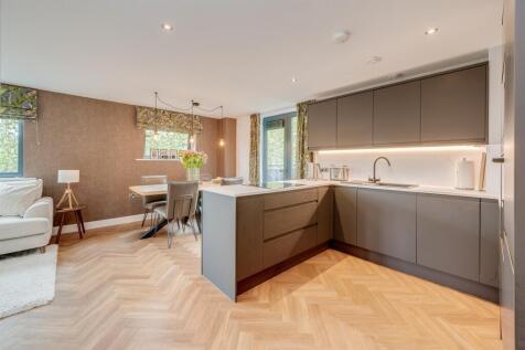 2 bedroom flat for sale