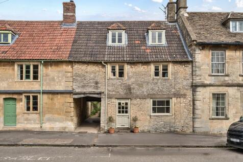 High Street, Chippenham SN14 4 bed semi