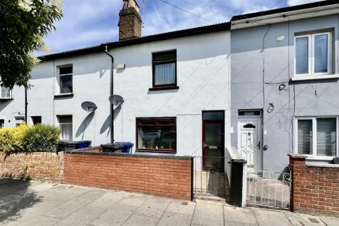 Montague Waye, Southall UB2 3 bed terraced house for sale