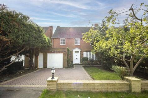 Fairgreen East, Cockfosters, London, EN4 4 bed detached house for sale