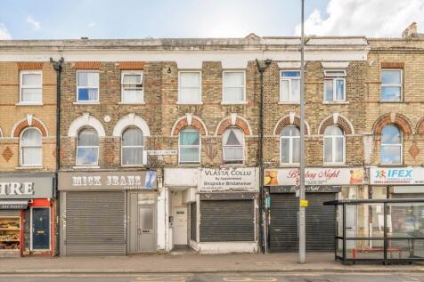 High Road Leytonstone, London E11 2 bed flat for sale