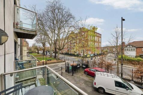 Spurstowe Terrace, London E8 2 bed flat for sale