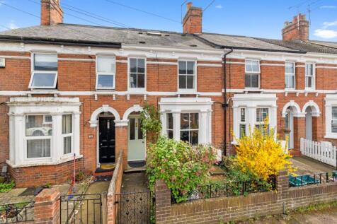 Papillon Road, Essex CO3 4 bed terraced house for sale