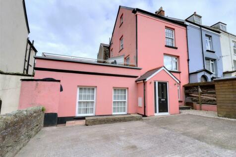 4 bedroom terraced house for sale