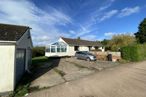 4 bedroom detached bungalow for sale