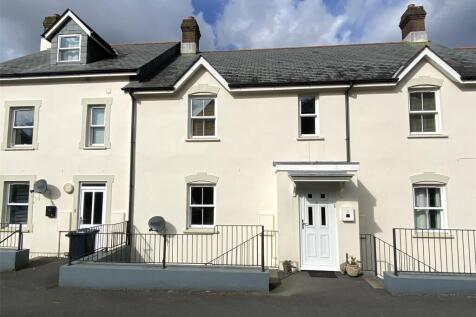 2 bedroom maisonette for sale