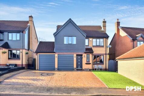 4 bedroom detached house for sale