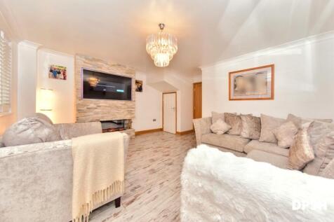 Meadow Side Road, East Ardsley... 3 bed townhouse for sale